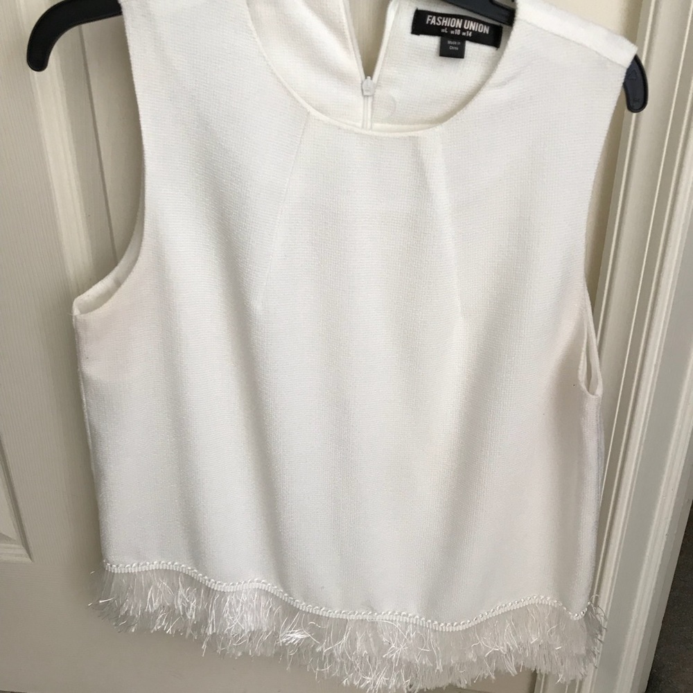 Sleeveless tassel top